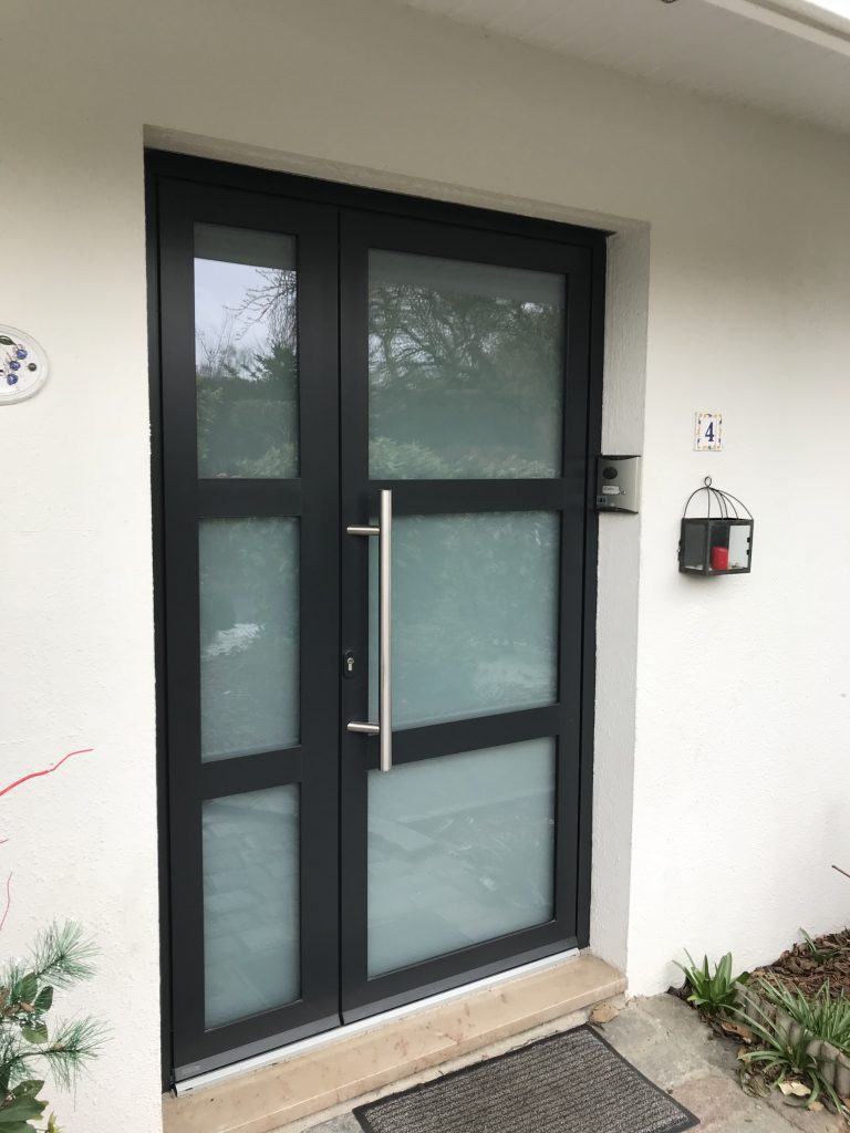Porte d'entrée aluminium verre