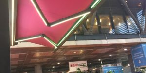 Eclairage led integre store banne